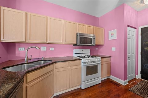 Tiny photo for 1 Windsor Circle #B, South Elgin, IL 60177 (MLS # 12587067)