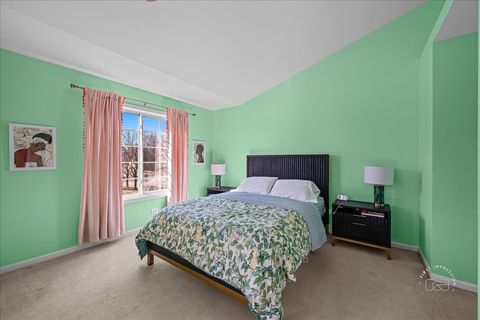 Tiny photo for 1 Windsor Circle #B, South Elgin, IL 60177 (MLS # 12587067)