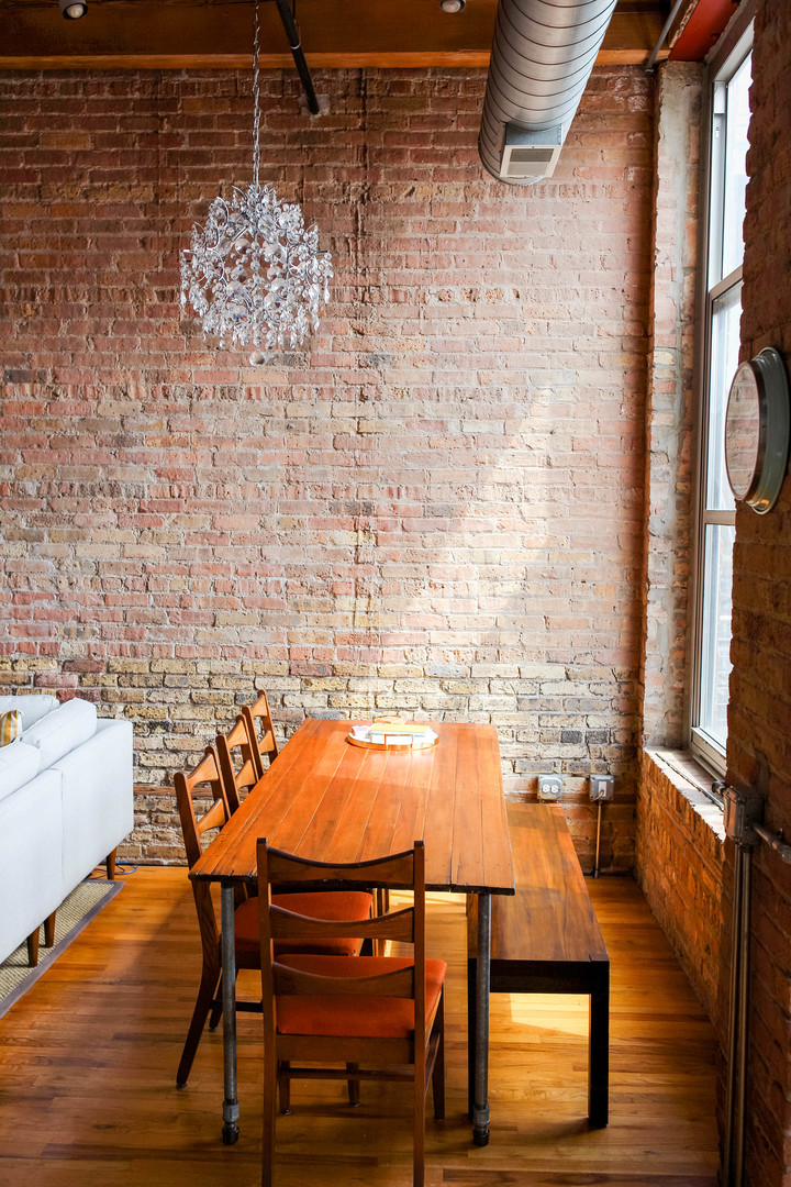 2111 W Churchill Street 211