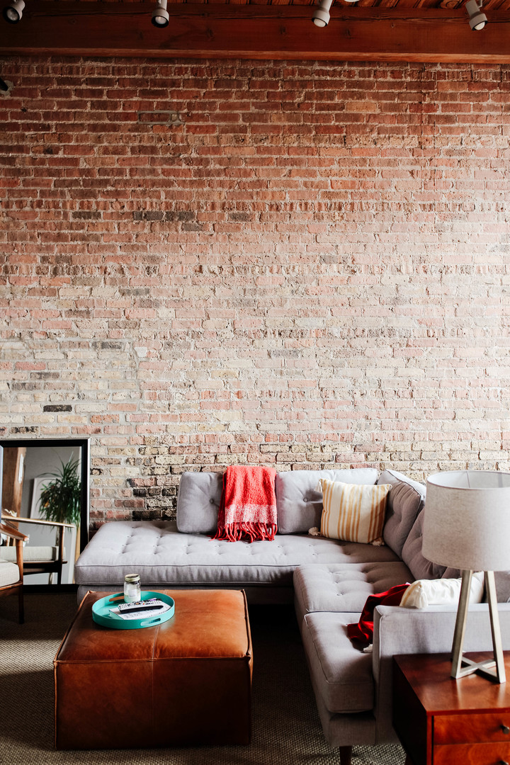 2111 W Churchill Street 211