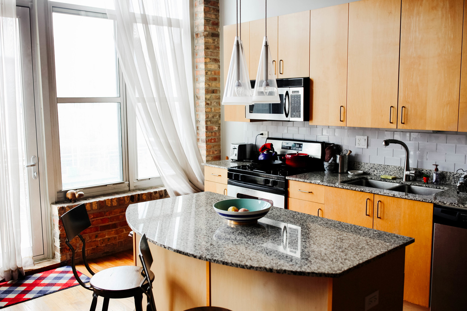 2111 W Churchill Street 211