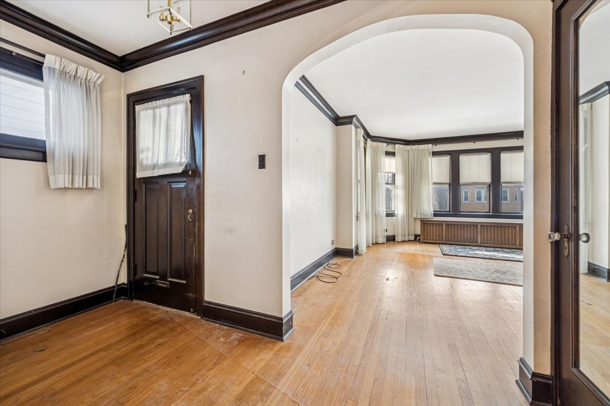 3627 N Francisco Avenue