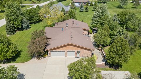 Tiny photo for 16253 S Regents Road, Homer Glen, IL 60491 (MLS # 12645454)