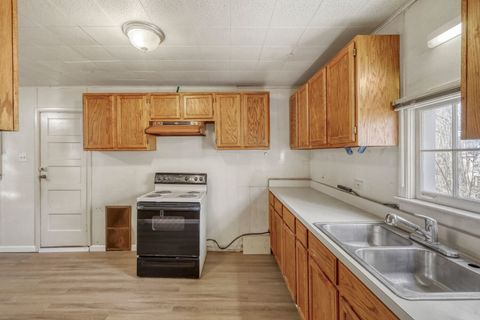 Tiny photo for 1705 Norfolk Avenue, Crete, IL 60417 (MLS # 12613367)