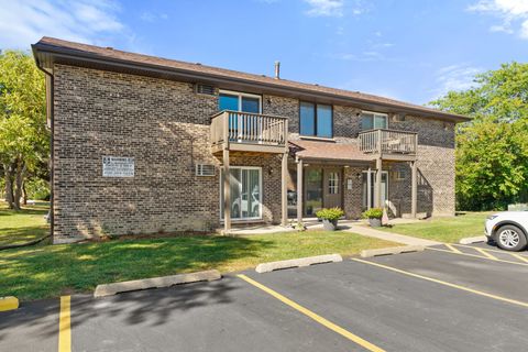 514 Brookside Drive C Westmont IL 60559