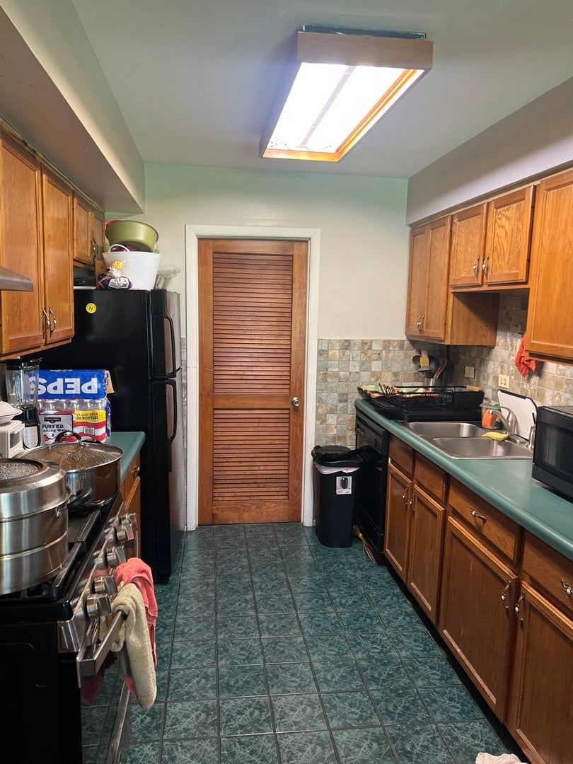 772 Sunset Court 3