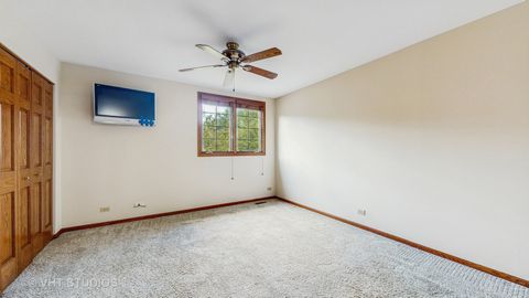 Tiny photo for 542 Silver Aspen Circle, Crystal Lake, IL 60014 (MLS # 12465257)