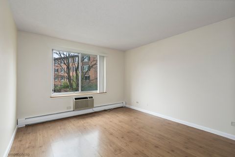 Tiny photo for 1116 S New Wilke Road #2209, Arlington Heights, IL 60005 (MLS # 12638898)