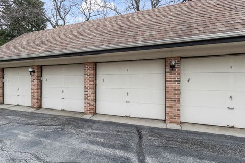 Tiny photo for 1116 S New Wilke Road #2209, Arlington Heights, IL 60005 (MLS # 12638898)