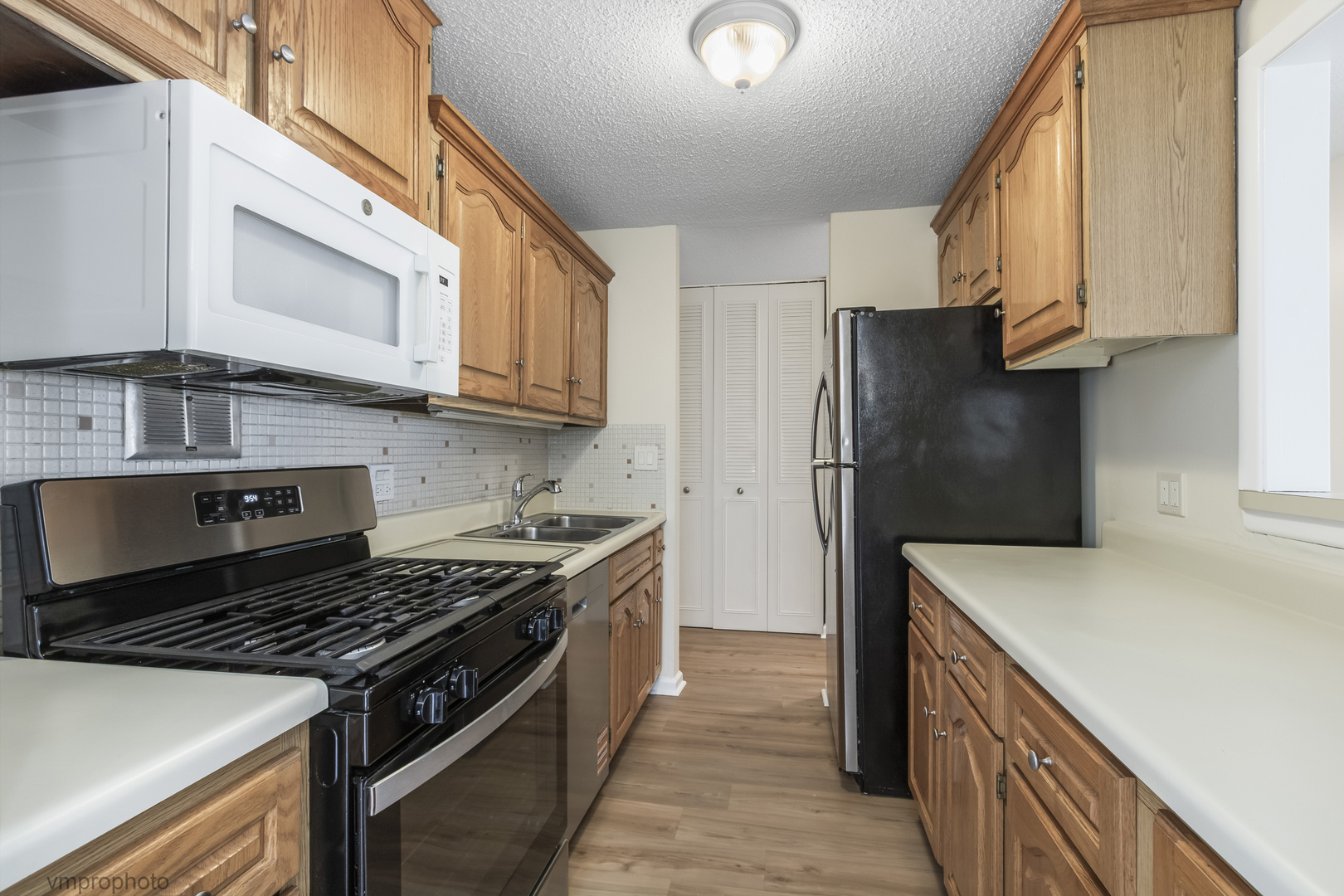 1116 S New Wilke Road 2209