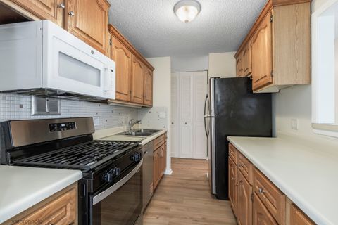 Tiny photo for 1116 S New Wilke Road #2209, Arlington Heights, IL 60005 (MLS # 12638898)
