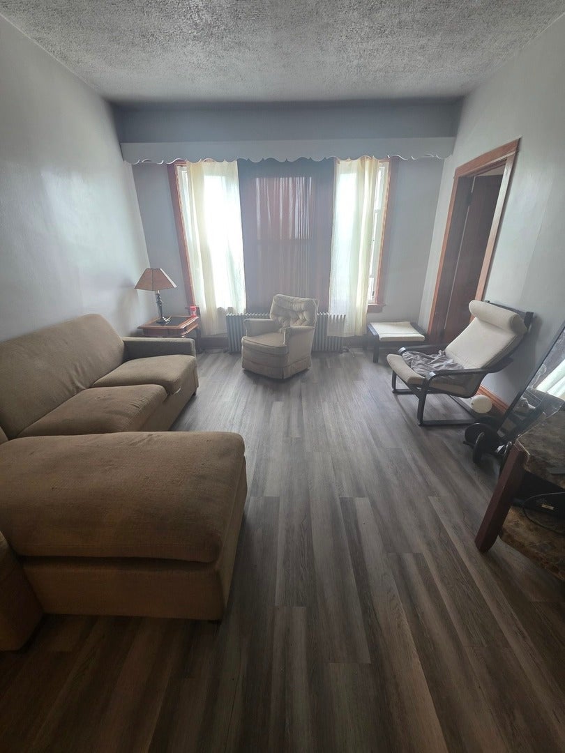 1516 W 72nd Street