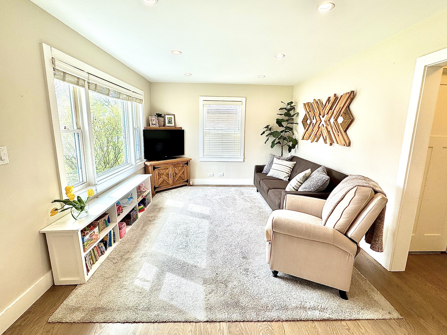 218 N Eastwood Avenue