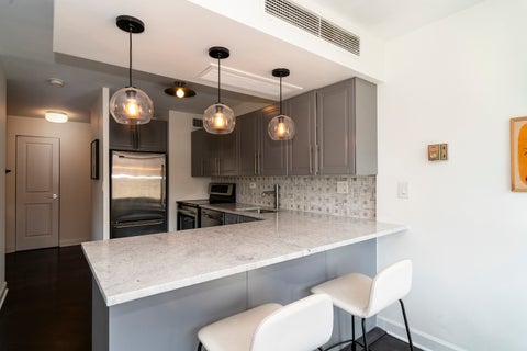 Tiny photo for 21 W Goethe Street #5G, Chicago, IL 60610 (MLS # 12738095)