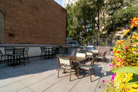 Tiny photo for 21 W Goethe Street #5G, Chicago, IL 60610 (MLS # 12738095)
