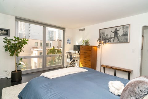 Tiny photo for 21 W Goethe Street #5G, Chicago, IL 60610 (MLS # 12738095)