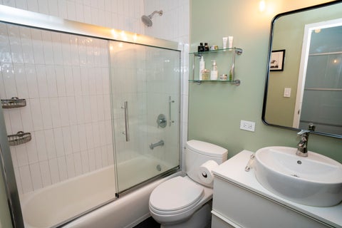 Tiny photo for 21 W Goethe Street #5G, Chicago, IL 60610 (MLS # 12738095)
