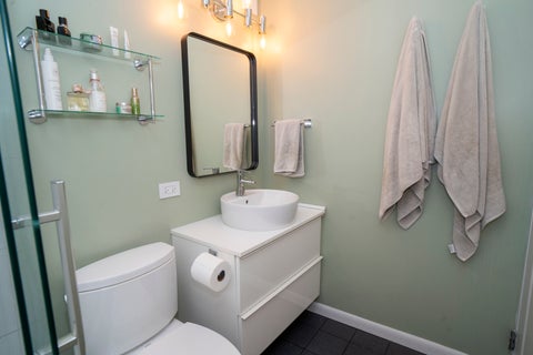 Tiny photo for 21 W Goethe Street #5G, Chicago, IL 60610 (MLS # 12738095)