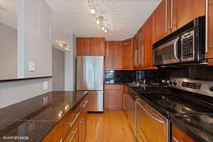 405 N WABASH Avenue 3401