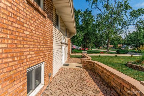 Tiny photo for 129 Oxford Road, Bolingbrook, IL 60440 (MLS # 12469845)