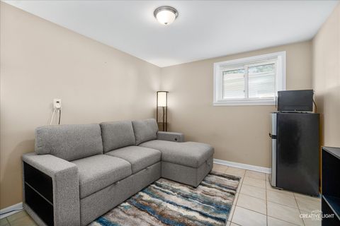 Tiny photo for 129 Oxford Road, Bolingbrook, IL 60440 (MLS # 12469845)