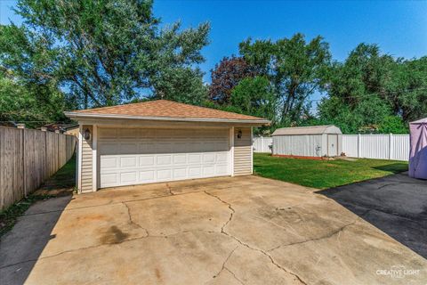 Tiny photo for 129 Oxford Road, Bolingbrook, IL 60440 (MLS # 12469845)