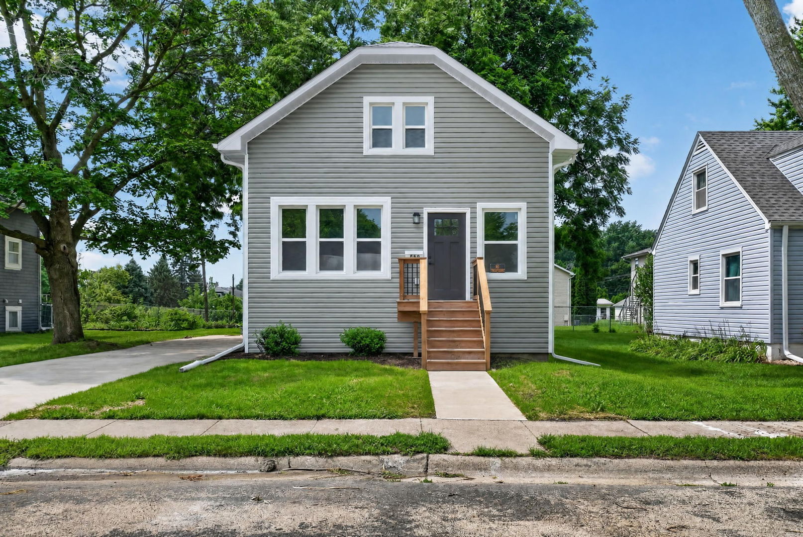 558 S 3rd Street