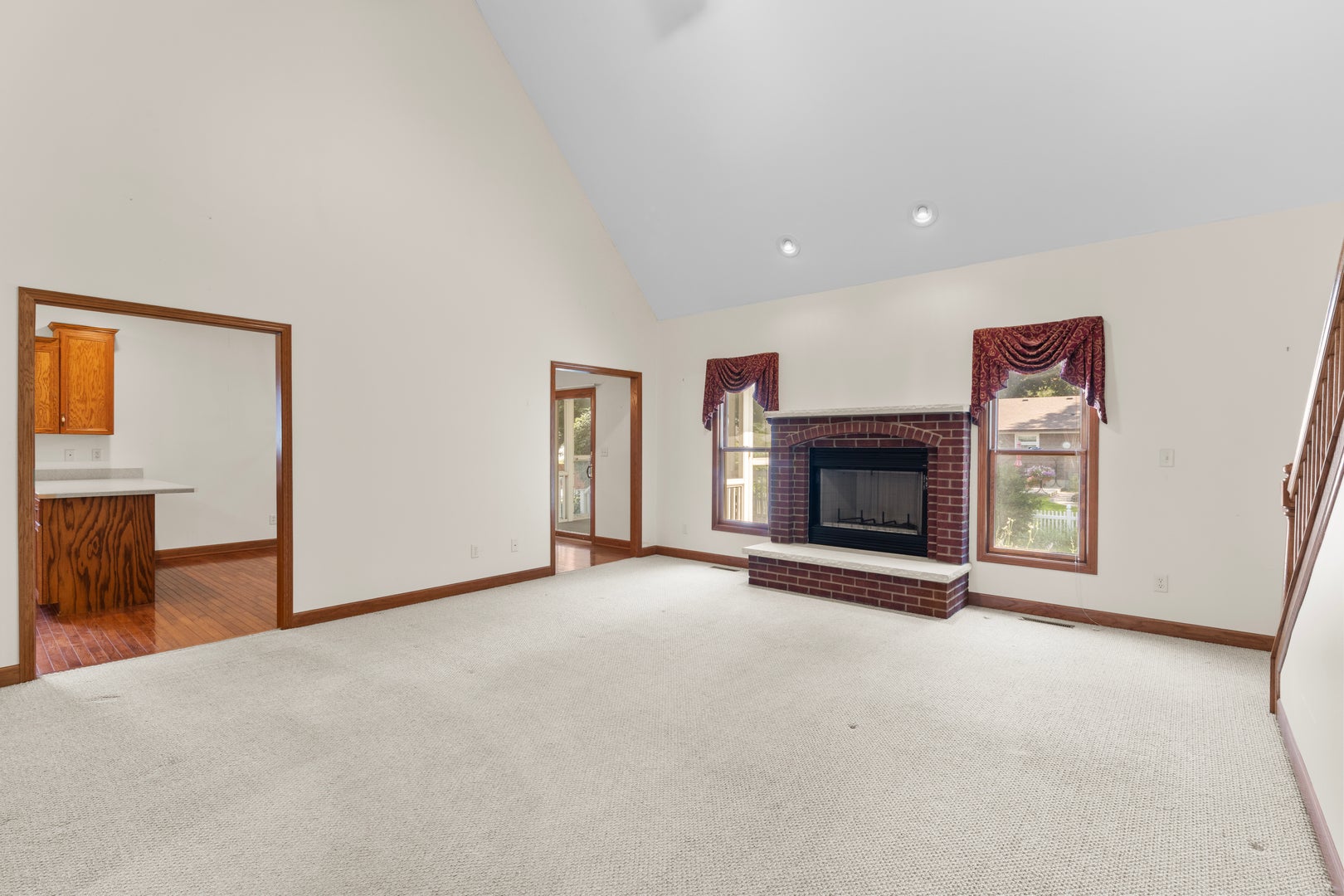 406 E Knights Road