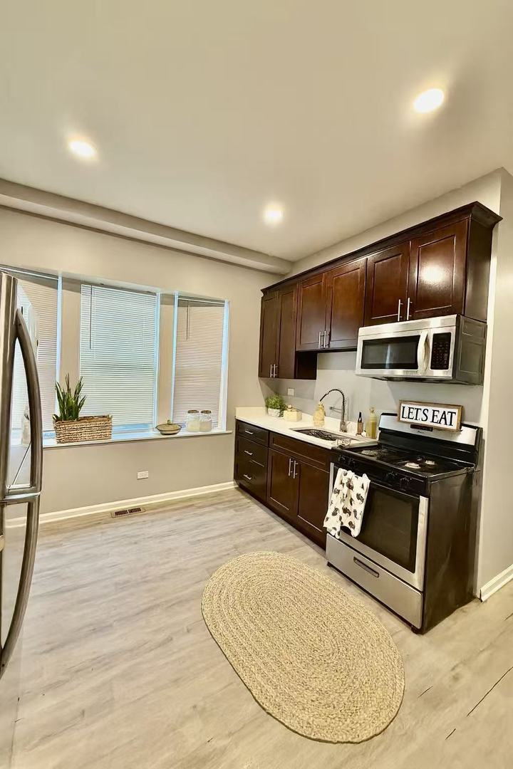 2159 N Laramie Avenue