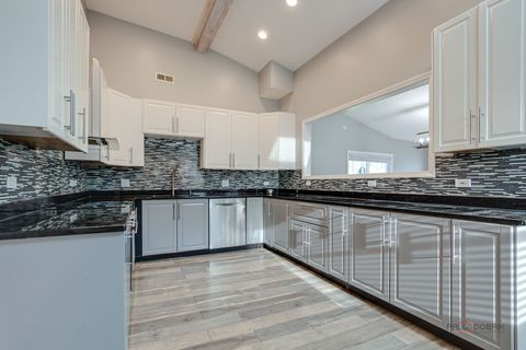 Tiny photo for 85 Kingman Lane, Hoffman Estates, IL 60169 (MLS # 12633539)