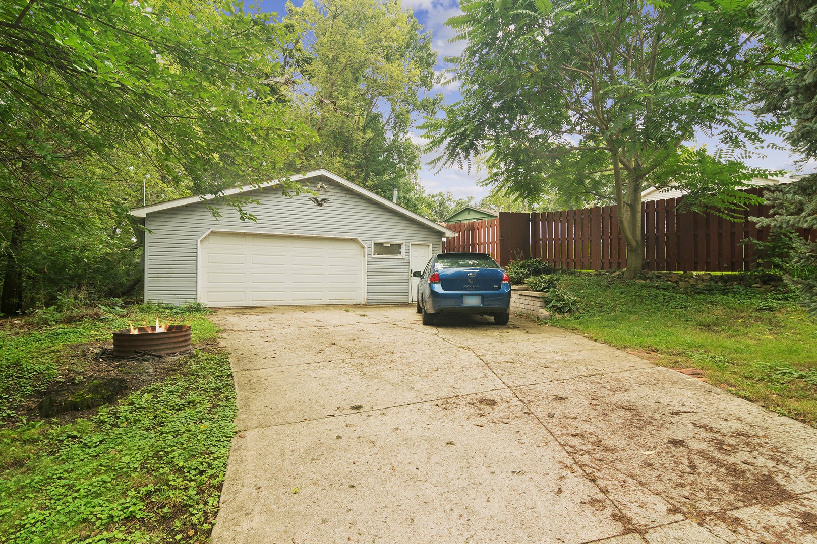 5506 E Lake Shore Drive