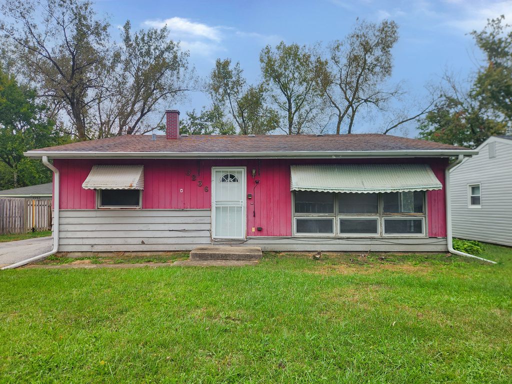 Photo for 3236 Roesner Drive, Markham, IL 60428 (MLS # 12491853)