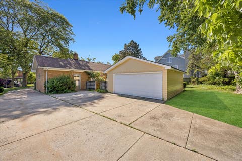 Tiny photo for 1024 S Spring Avenue, La Grange, IL 60525 (MLS # 12660170)