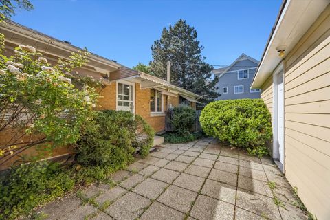 Tiny photo for 1024 S Spring Avenue, La Grange, IL 60525 (MLS # 12660170)