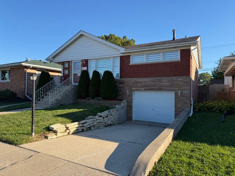 Photo of 2845 W 91st Street, Evergreen Park, IL 60805 (MLS # 12788118)