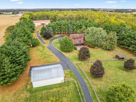 9104 E Weber Road Ridott IL 61067