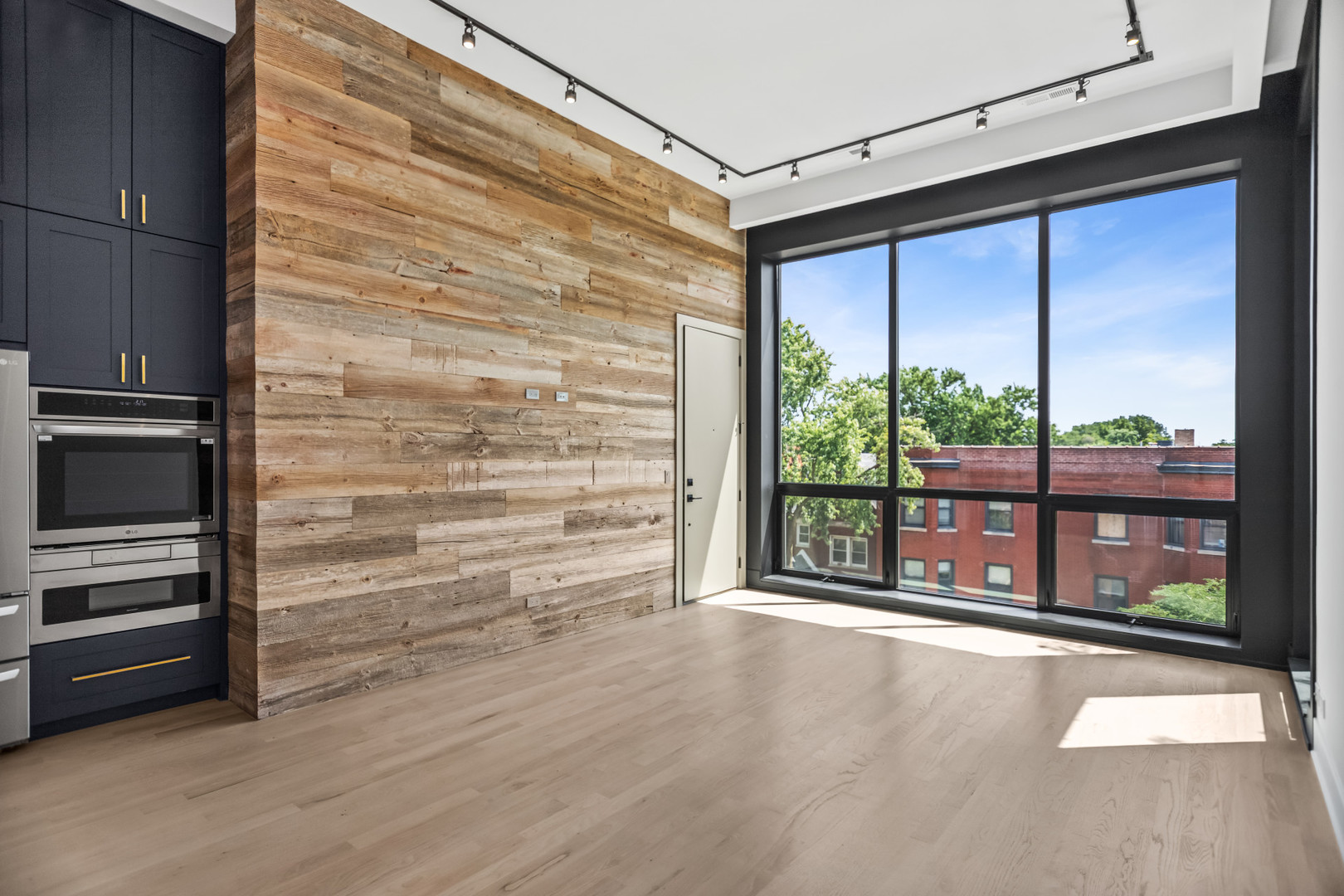 6556 S Minerva Avenue 4N