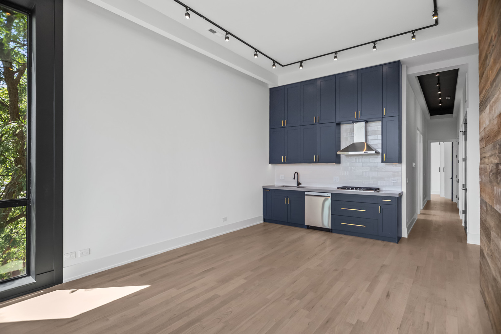 6556 S Minerva Avenue 4N