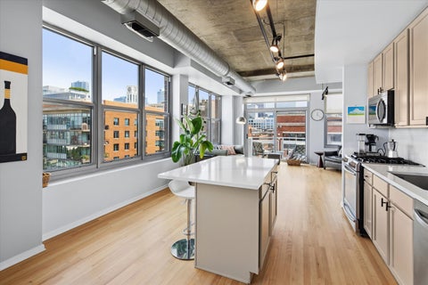 Tiny photo for 933 W Van Buren Street #801, Chicago, IL 60607 (MLS # 12759471)