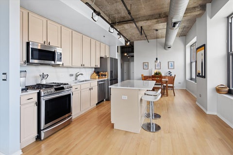 Tiny photo for 933 W Van Buren Street #801, Chicago, IL 60607 (MLS # 12759471)