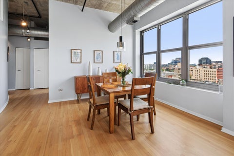 Tiny photo for 933 W Van Buren Street #801, Chicago, IL 60607 (MLS # 12759471)