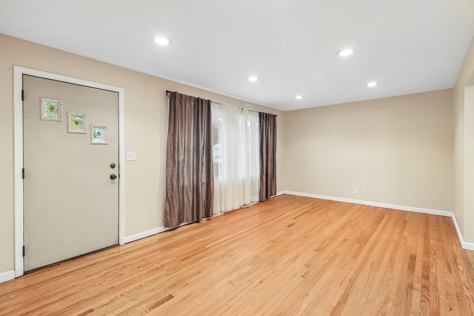 370 W Margaret Terrace