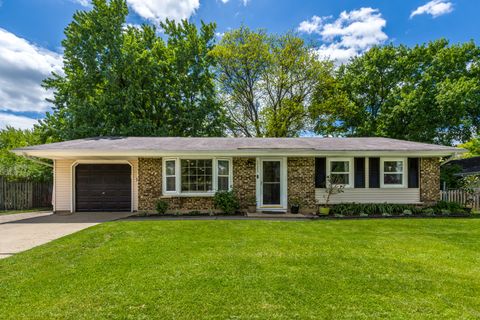 Photo of 1723 Hartmann Drive, Schaumburg, IL 60193 (MLS # 12660501)
