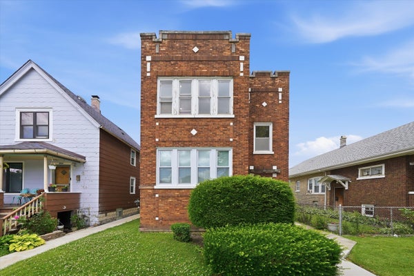 3244 W 62ND PL # 1, CHICAGO, IL 60629 - Image 5a764fd1c10bb4e4ac358cc927d5ccee/2032488127