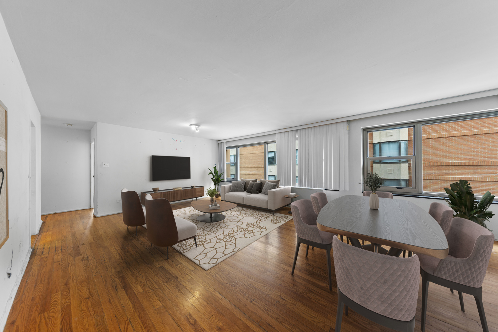 247 E CHESTNUT Street 1503