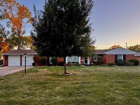 Photo of 1919 Owens Drive, Bloomington, IL 61701 (MLS # 12491496)