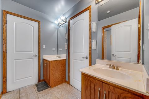 Tiny photo for 21131 Vivienne Drive, Matteson, IL 60443 (MLS # 12549799)