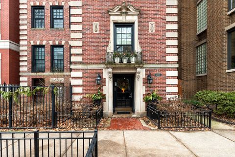 2734 N Mildred Avenue G Chicago IL 60614