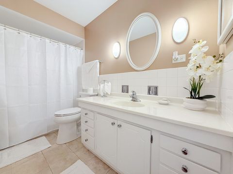 Tiny photo for 4250 Saratoga Avenue #L305, Downers Grove, IL 60515 (MLS # 12536295)