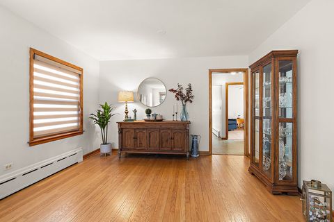 Tiny photo for 5353 N Nottingham Avenue, Chicago, IL 60656 (MLS # 12595173)